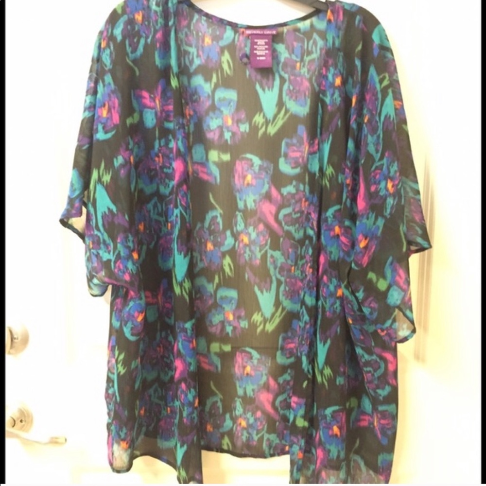 Beverly Drive wrap top